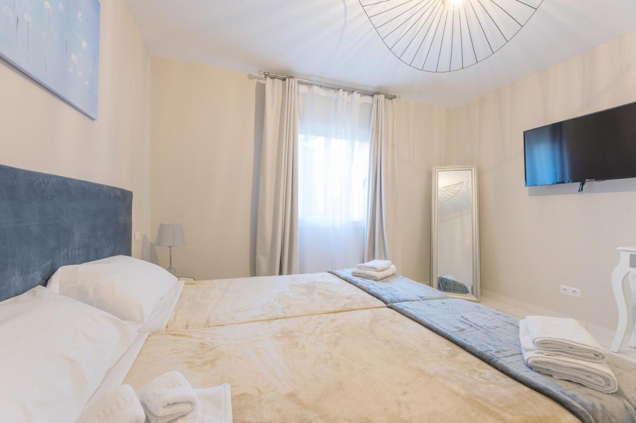 Residencia Deportiva Rozarossa Hotel Estepona Luaran gambar
