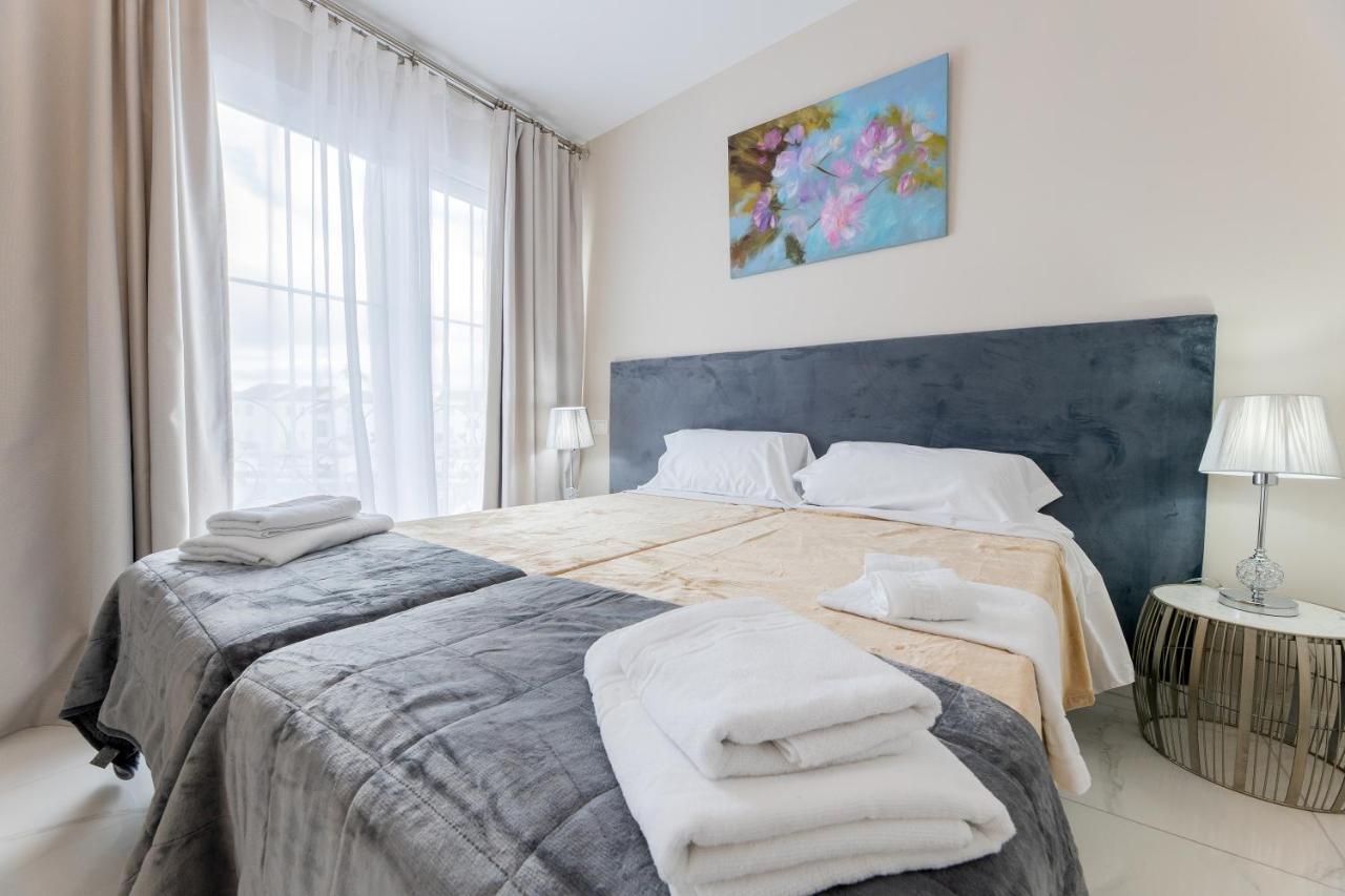 Residencia Deportiva Rozarossa Hotel Estepona Luaran gambar