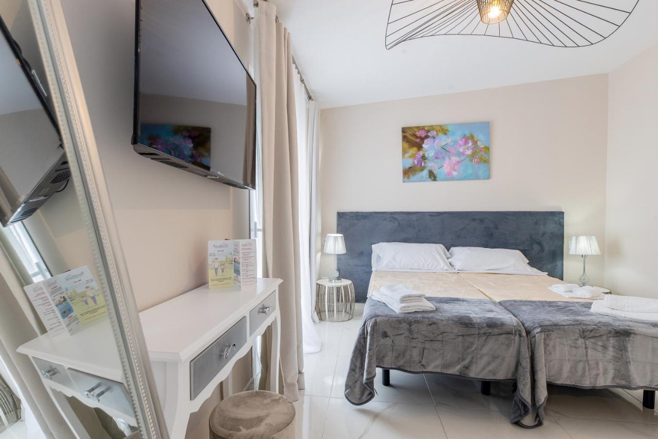 Residencia Deportiva Rozarossa Hotel Estepona Luaran gambar