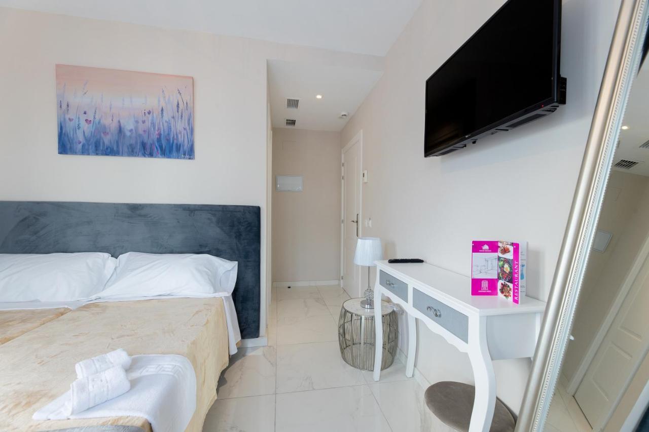 Residencia Deportiva Rozarossa Hotel Estepona Luaran gambar