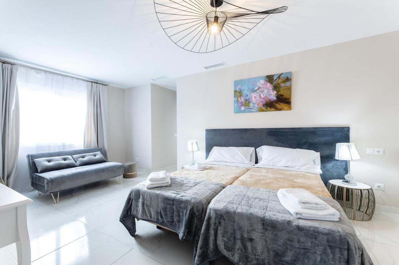 Residencia Deportiva Rozarossa Hotel Estepona Luaran gambar