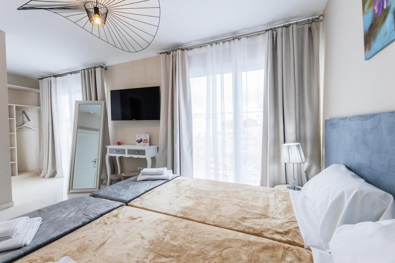 Residencia Deportiva Rozarossa Hotel Estepona Luaran gambar