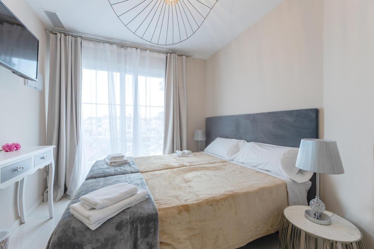 Residencia Deportiva Rozarossa Hotel Estepona Luaran gambar